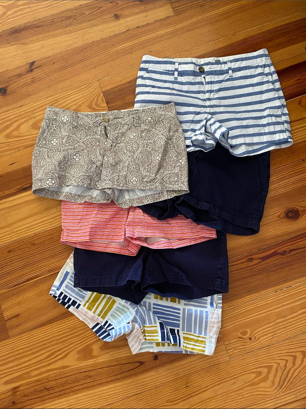 Six  pair of chino shorts size 2
